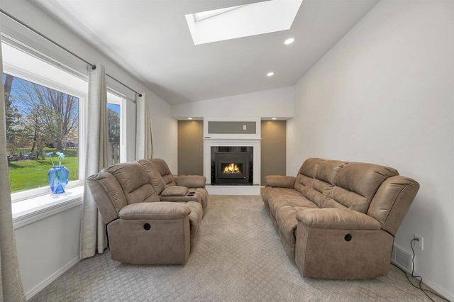 422 SILVER SPRING DRIVE, Green Bay, WI 54303