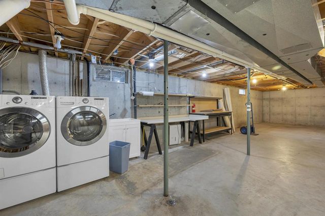 422 SILVER SPRING DRIVE, Green Bay, WI 54303