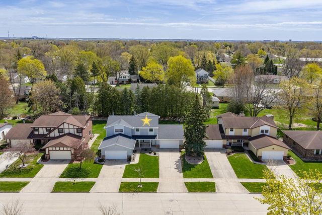 422 SILVER SPRING DRIVE, Green Bay, WI 54303