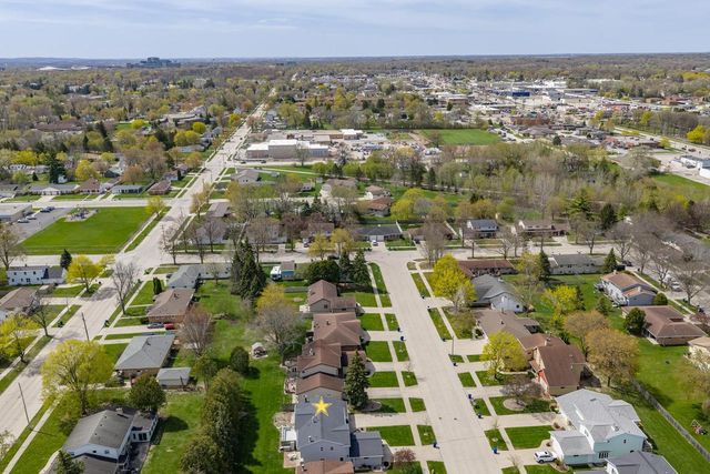 422 SILVER SPRING DRIVE, Green Bay, WI 54303
