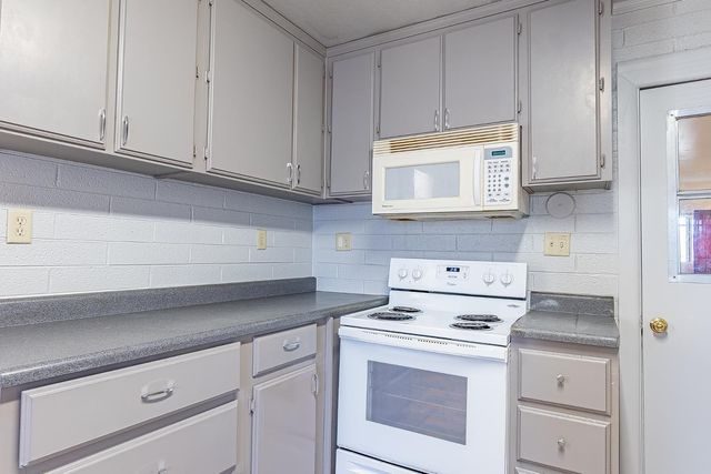 5642 S 14th Avenue, Phoenix, AZ 85041