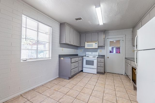 5642 S 14th Avenue, Phoenix, AZ 85041