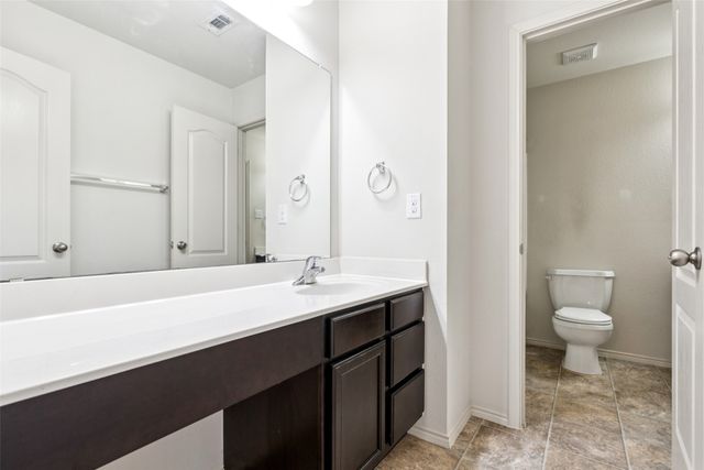 8621 Shallow Creek Drive, Fort Worth, TX 76179