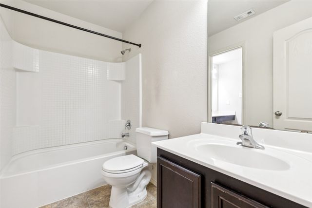 8621 Shallow Creek Drive, Fort Worth, TX 76179