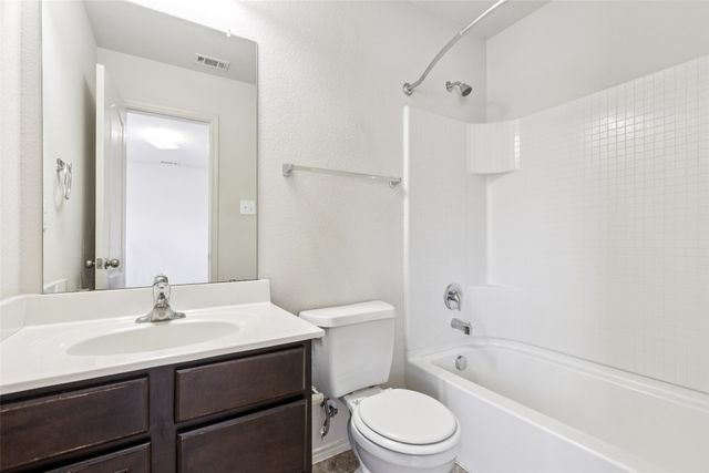 8621 Shallow Creek Drive, Fort Worth, TX 76179