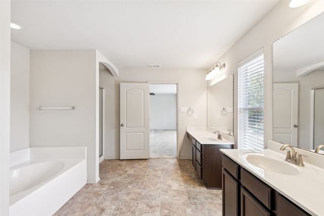 8621 Shallow Creek Drive, Fort Worth, TX 76179