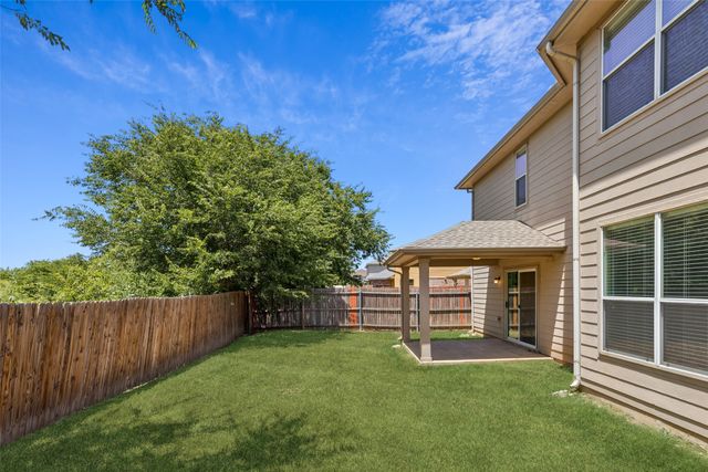 8621 Shallow Creek Drive, Fort Worth, TX 76179