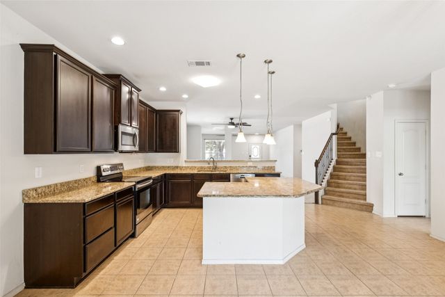 8621 Shallow Creek Drive, Fort Worth, TX 76179