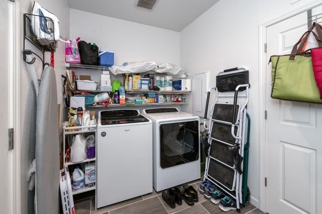 7099 N Shiraz Avenue, Fresno, CA 93722