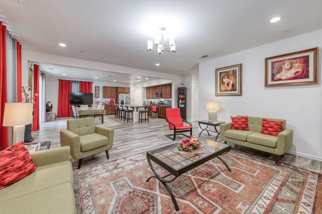 7099 N Shiraz Avenue, Fresno, CA 93722