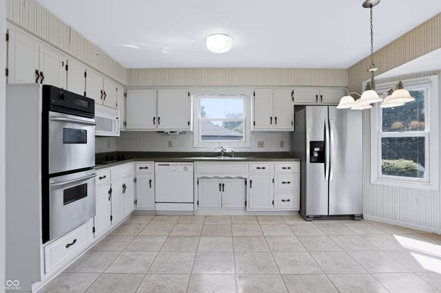 12107 Briarway South Drive, Indianapolis, IN 46259