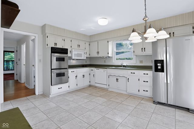 12107 Briarway South Drive, Indianapolis, IN 46259