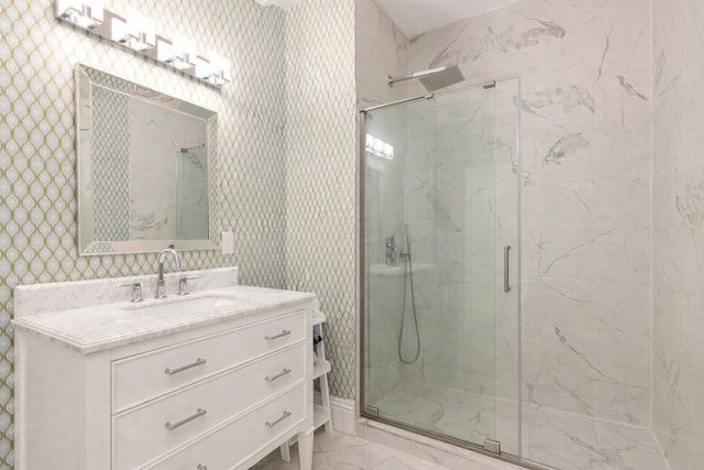 8389 SE Woodcrest Place, Hobe Sound, FL 33455