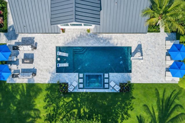 8389 SE Woodcrest Place, Hobe Sound, FL 33455