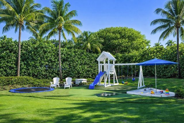 8389 SE Woodcrest Place, Hobe Sound, FL 33455