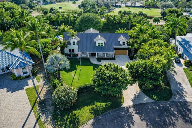 8389 SE Woodcrest Place, Hobe Sound, FL 33455