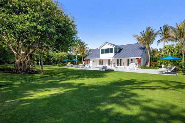 8389 SE Woodcrest Place, Hobe Sound, FL 33455