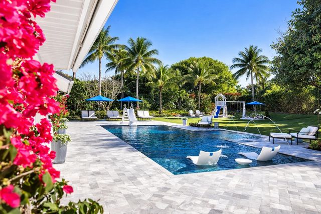 8389 SE Woodcrest Place, Hobe Sound, FL 33455