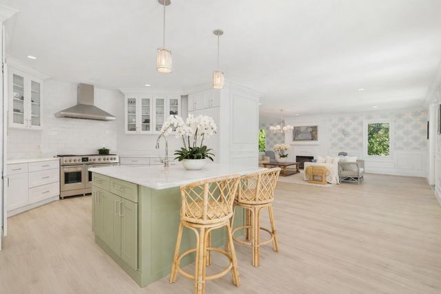 8389 SE Woodcrest Place, Hobe Sound, FL 33455