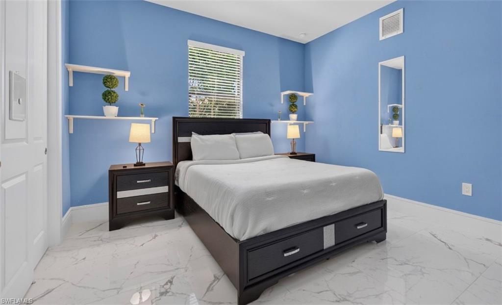Image 22 of property listing at 2501 SW 23rd PL, Cape Coral, FL 33914