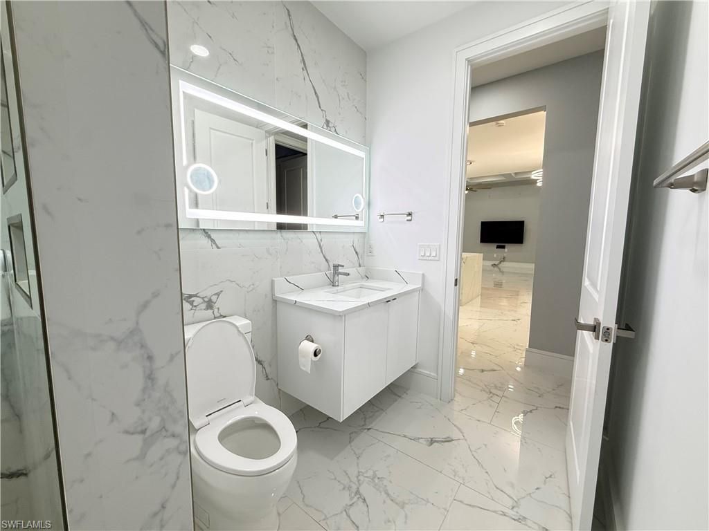 Image 27 of property listing at 2501 SW 23rd PL, Cape Coral, FL 33914