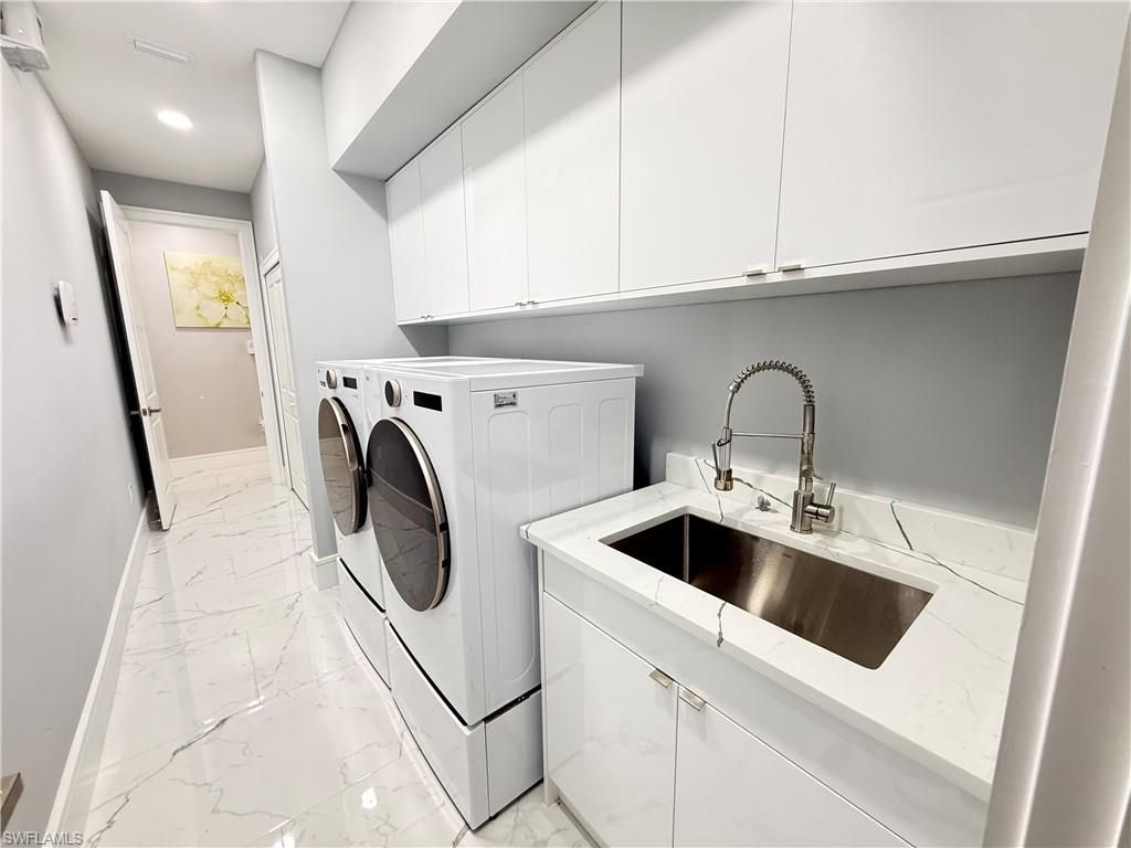 Image 28 of property listing at 2501 SW 23rd PL, Cape Coral, FL 33914