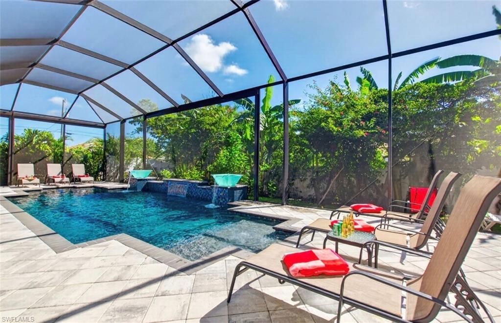 Image 39 of property listing at 2501 SW 23rd PL, Cape Coral, FL 33914