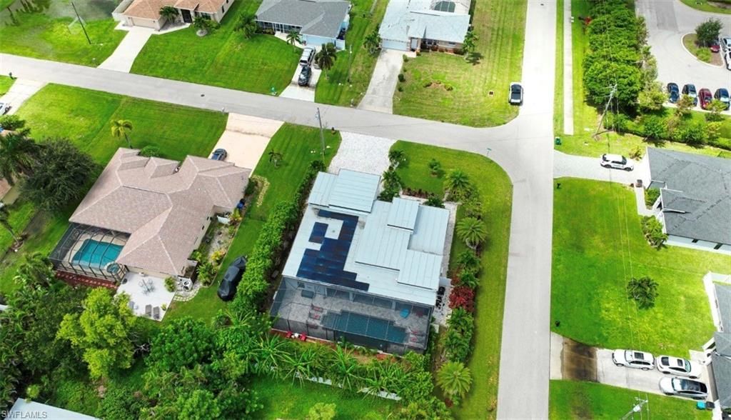Image 42 of property listing at 2501 SW 23rd PL, Cape Coral, FL 33914