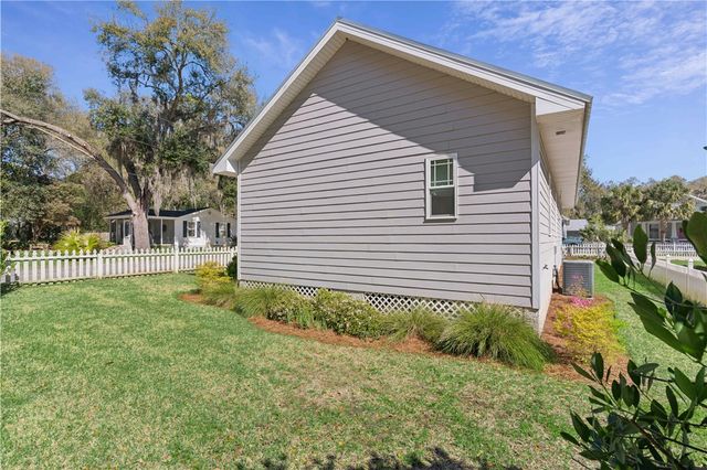 300 Second Street E E, Darien, GA 31305