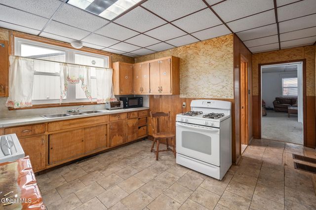 17-19 Brookside Avenue, Amsterdam, NY 12010