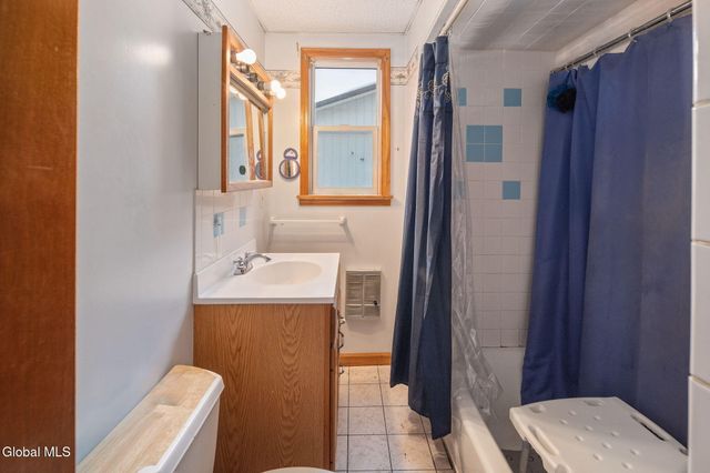 17-19 Brookside Avenue, Amsterdam, NY 12010