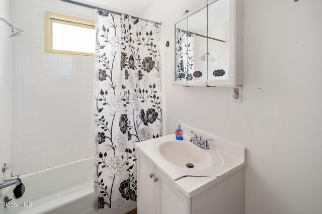 17-19 Brookside Avenue, Amsterdam, NY 12010