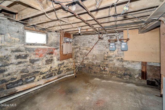 17-19 Brookside Avenue, Amsterdam, NY 12010