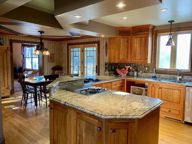 2321 JELINSKI CIRCLE, Plover, WI 54467