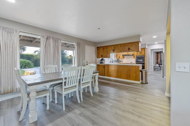 8936 Avenue 396, Dinuba, CA 93618