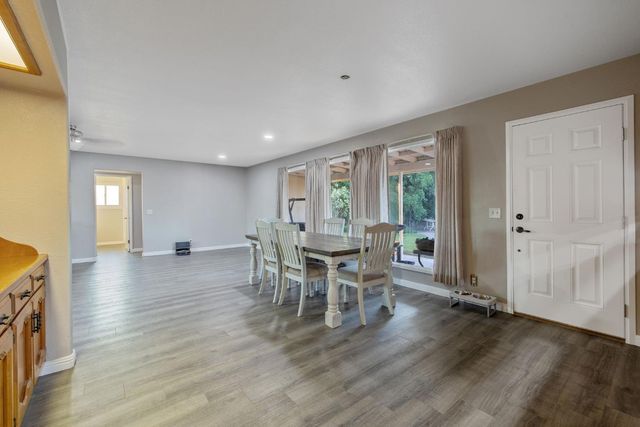 8936 Avenue 396, Dinuba, CA 93618