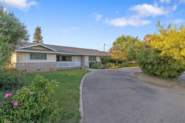 8936 Avenue 396, Dinuba, CA 93618