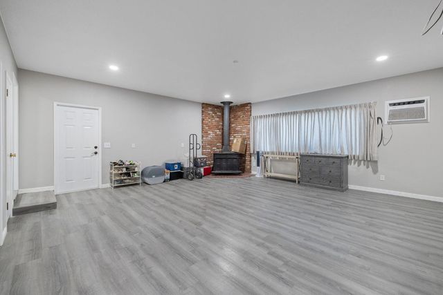 8936 Avenue 396, Dinuba, CA 93618