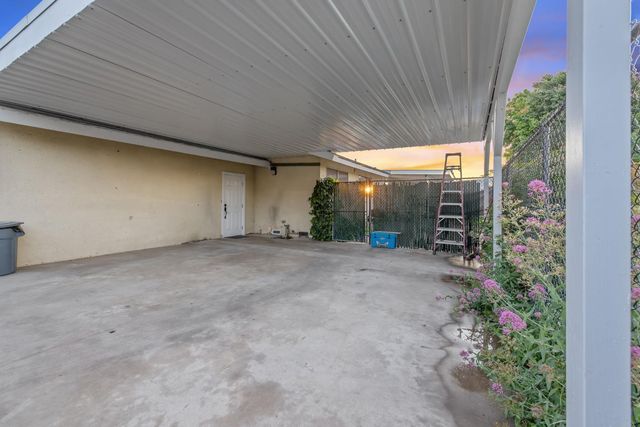 8936 Avenue 396, Dinuba, CA 93618