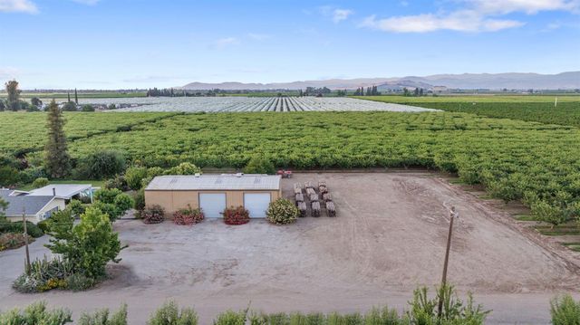 8936 Avenue 396, Dinuba, CA 93618