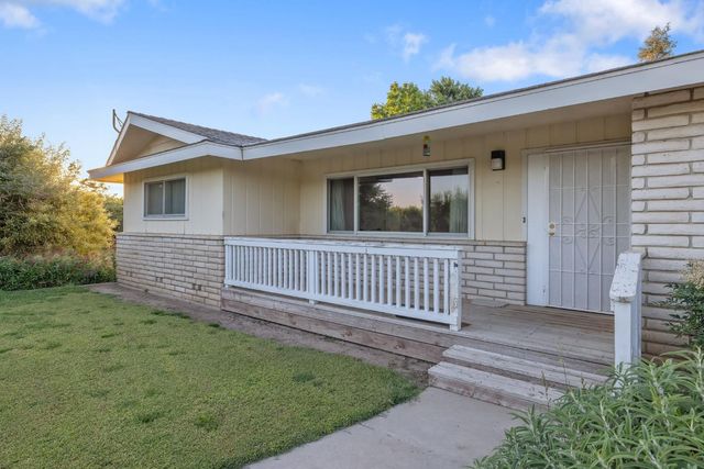 8936 Avenue 396, Dinuba, CA 93618