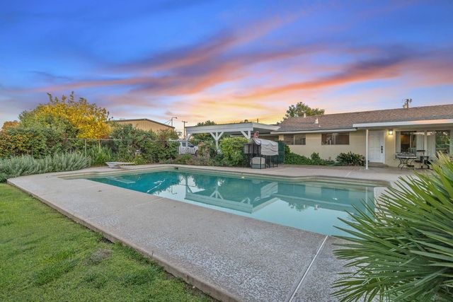 8936 Avenue 396, Dinuba, CA 93618