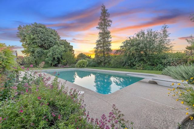 8936 Avenue 396, Dinuba, CA 93618
