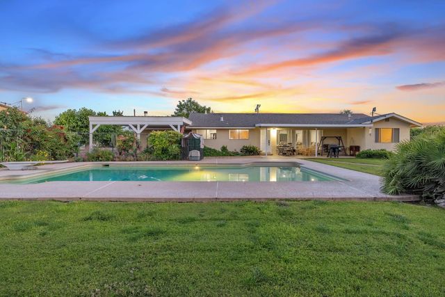 8936 Avenue 396, Dinuba, CA 93618