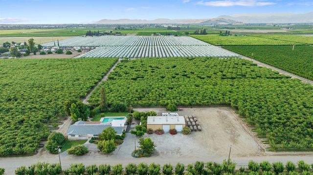 8936 Avenue 396, Dinuba, CA 93618