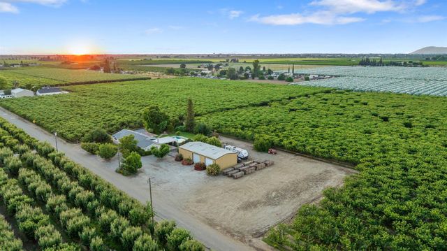 8936 Avenue 396, Dinuba, CA 93618