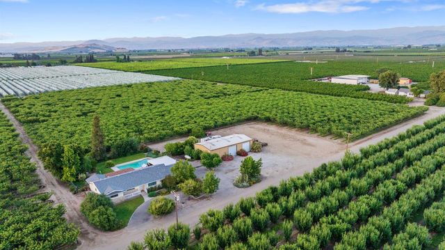 8936 Avenue 396, Dinuba, CA 93618