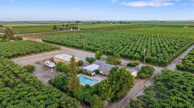 8936 Avenue 396, Dinuba, CA 93618