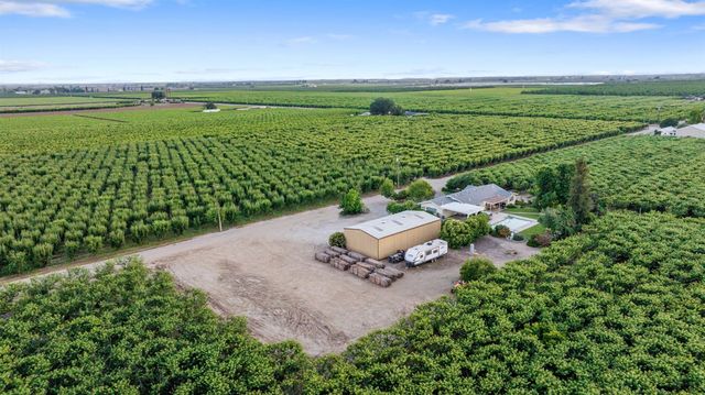 8936 Avenue 396, Dinuba, CA 93618