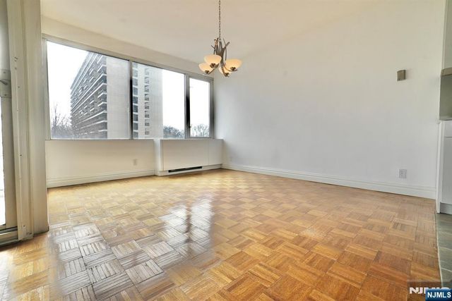 5 Horizon Road 203, Fort Lee, NJ 07024